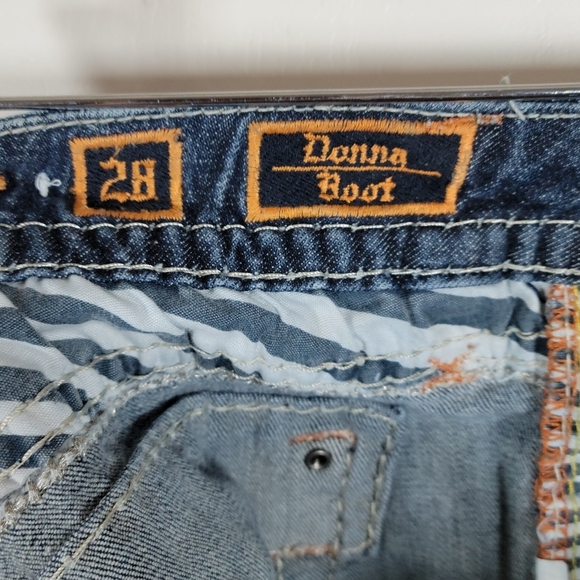 Rock Revival Donna Bootcut Low Rise Jeans Size 28 Distressed Denim - Picture 5 of 11